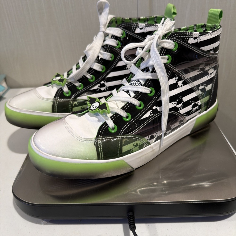 Edgy Black and White High-Top Sneakers with Green Accents - Picture 2 of 9
